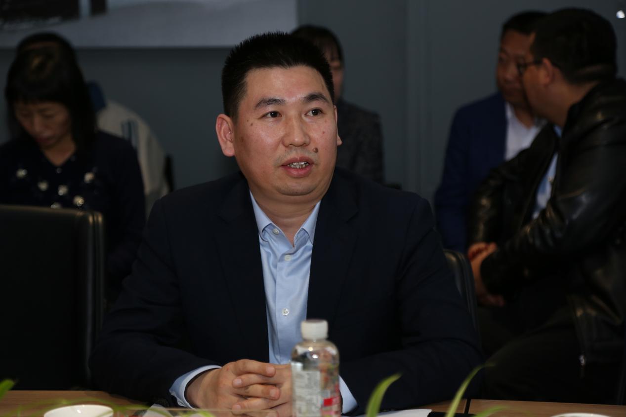 中建前老总_南宁中建泓泰集团老总(3)