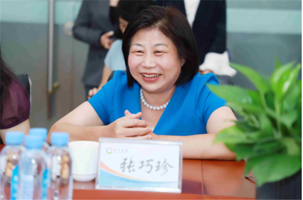 港华董事长_董事长办公室图片