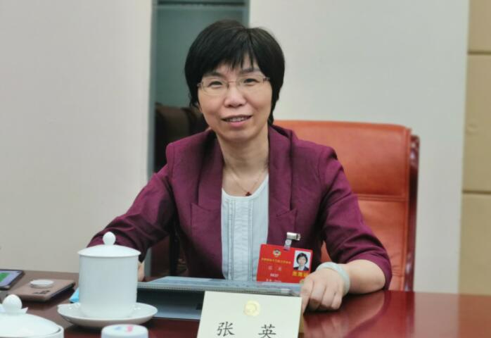 全国政协委员,上海市经信委副主任张英:提升工业互联网"新基建"发展