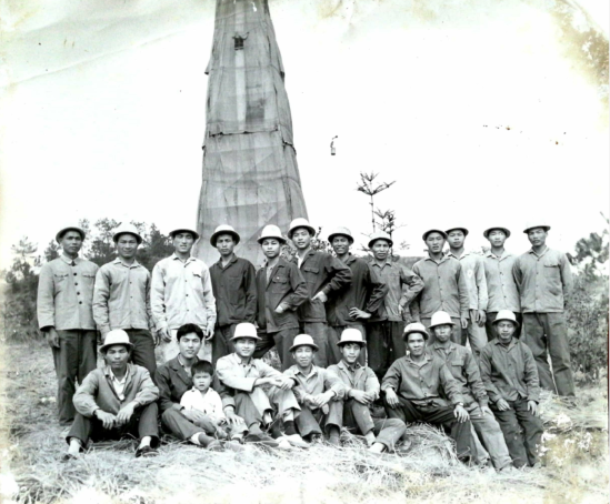 上世纪七十年代人口_上世纪六七十年代有些年轻人喜欢穿军装. 摄 -服装日