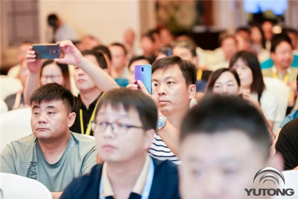 如何用智慧守护未来？  2019中国校车高峰论坛给出答案