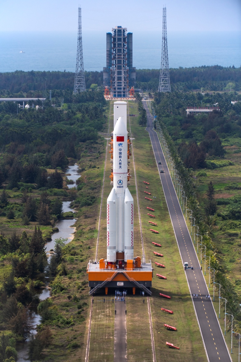 长征五号b火箭发射成功 将新一代飞船送入太空