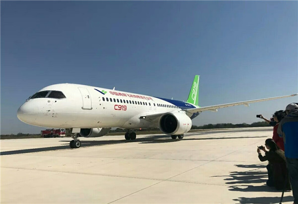 南昌迎接c919 瑶湖机场为国产大飞机提供试飞保障