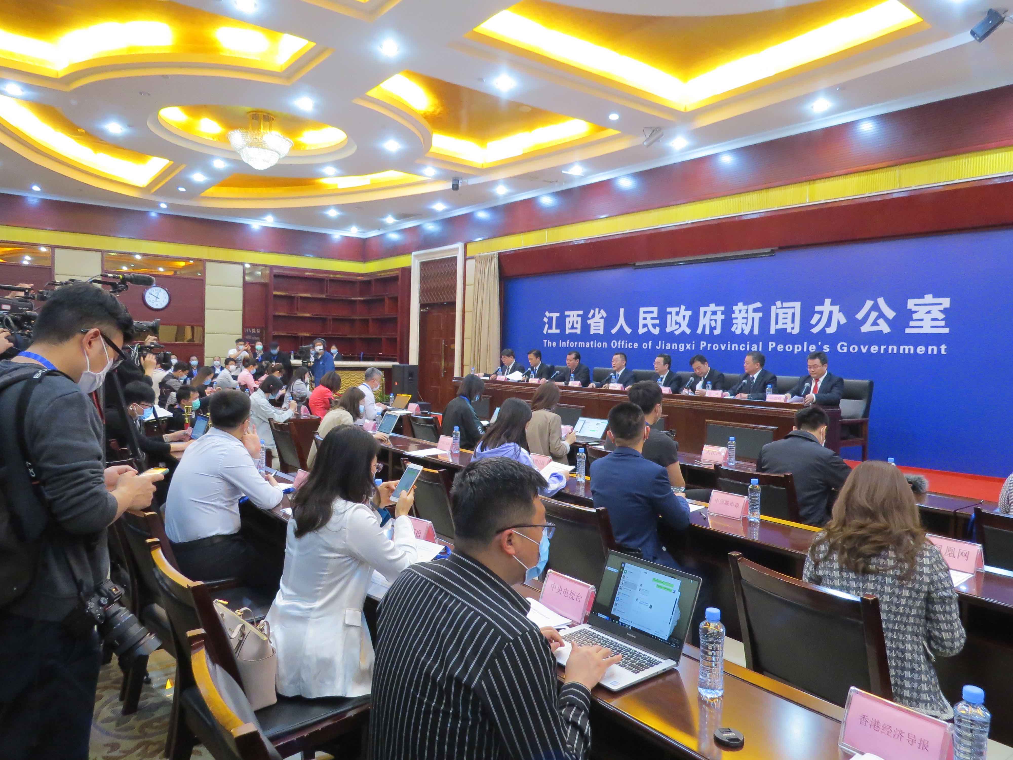 江西25个贫困县全部脱贫摘帽